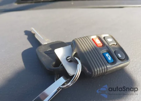 1999 Ford Crown Victoria Lx z USA, uszkodzony, nr VIN 2FAFP74W2XX238284